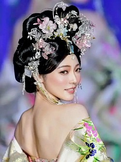 Mrs of the Year   2026 World ナショナルコスチューム